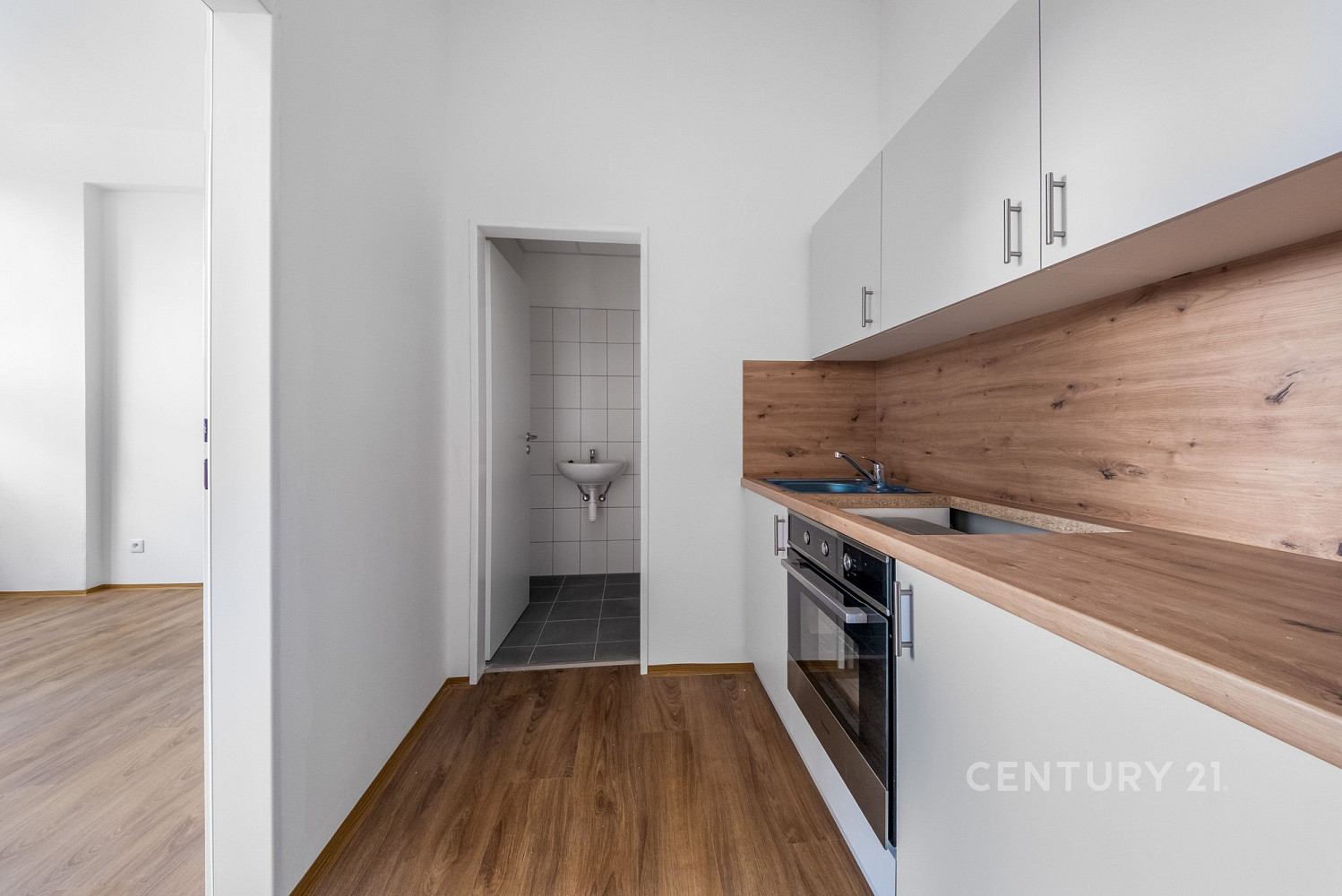 Pronájem bytu 2+1 37 m² — photo 2