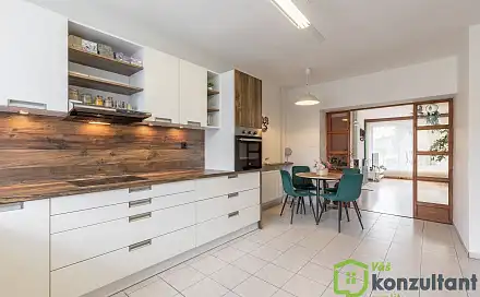 Prodej domu 220 m² s pozemkem 360 m²