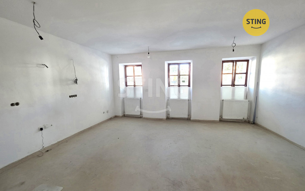 Pronájem bytu 4+kk 99 m²