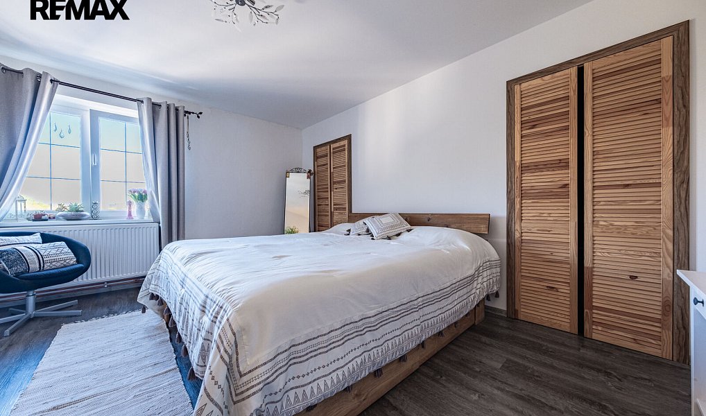 Prodej domu 260 m² s pozemkem 180 m², Krupka – náhled fotky 18