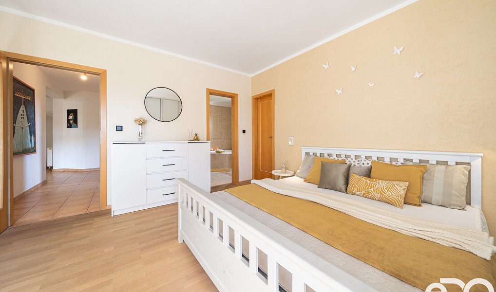 Prodej domu 340 m² s pozemkem 970 m², Kosořice – náhled fotky 5