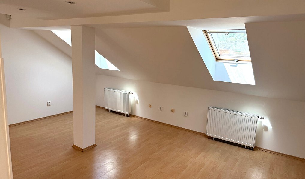 Prodej domu 240 m² s pozemkem 280 m², Třebíč – náhled fotky 2