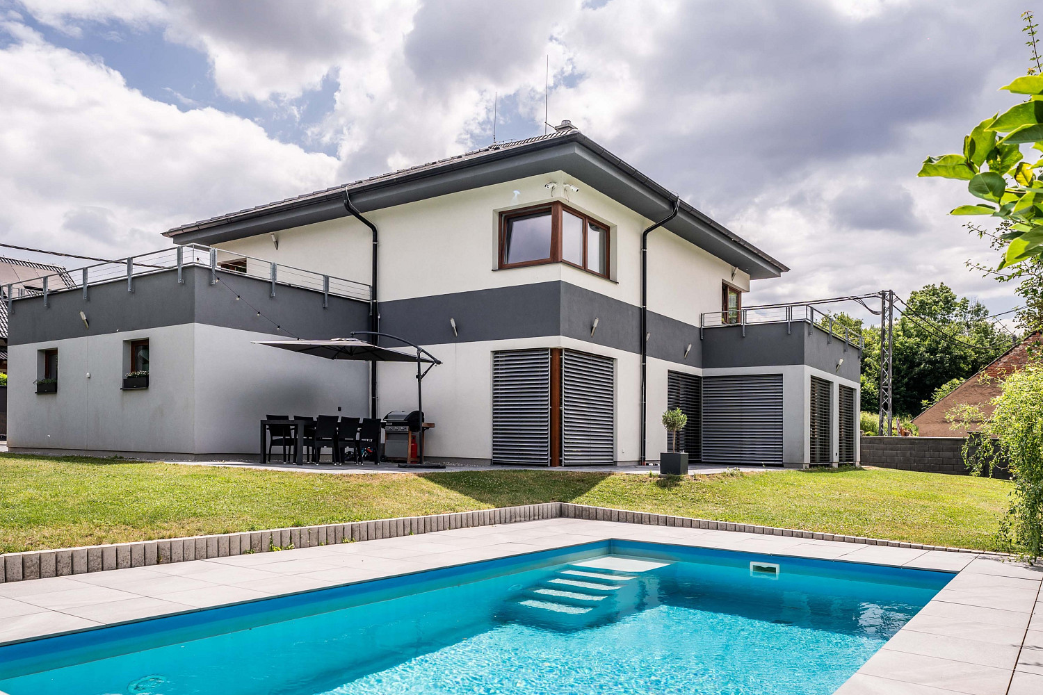 Prodej domu 229 m² s pozemkem 777 m²