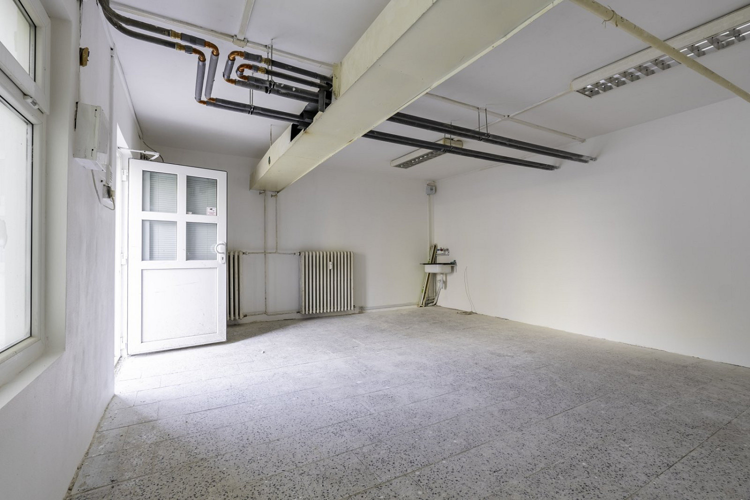 Pronájem obchodních prostor 22 m² – fotografie 3