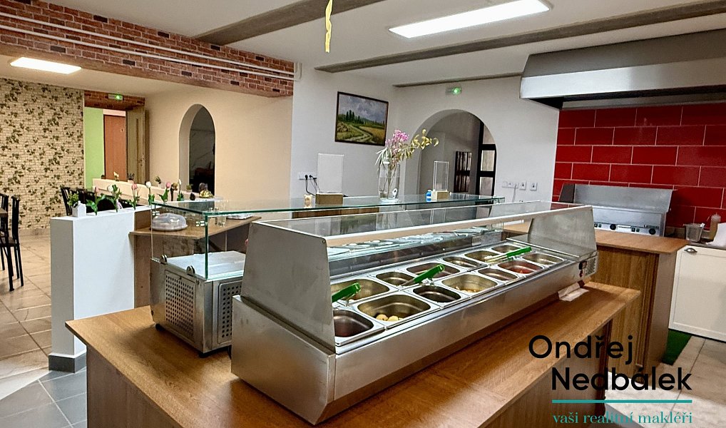 Pronájem restaurace 135 m², Vsetín – fotka 1 z 9
