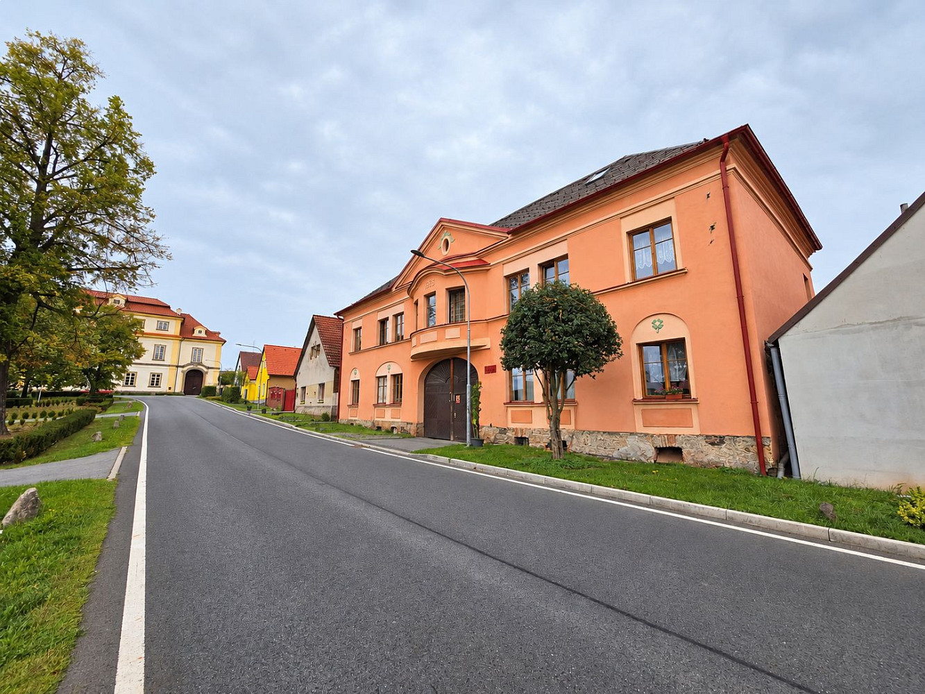 Prodej domu 360 m² s pozemkem 3 149 m² – fotografie 2