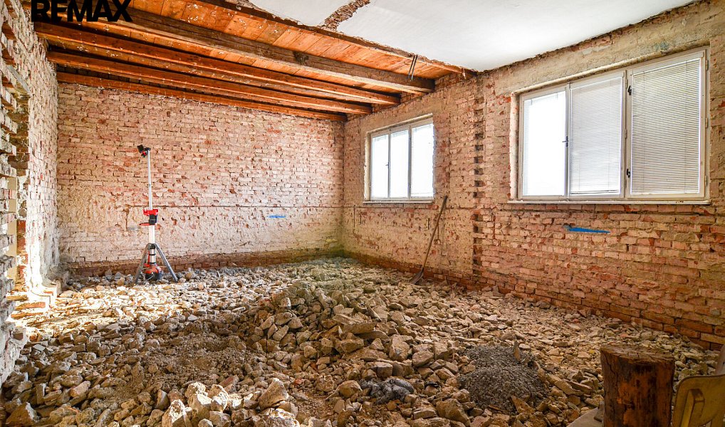 Prodej domu 209 m² s pozemkem 345 m², Vracov – náhled fotky 2