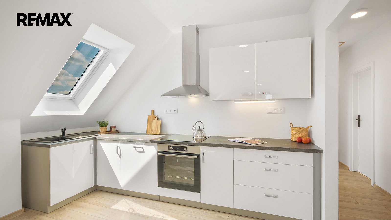 Prodej domu 193 m² s pozemkem 224 m² – pohled 3
