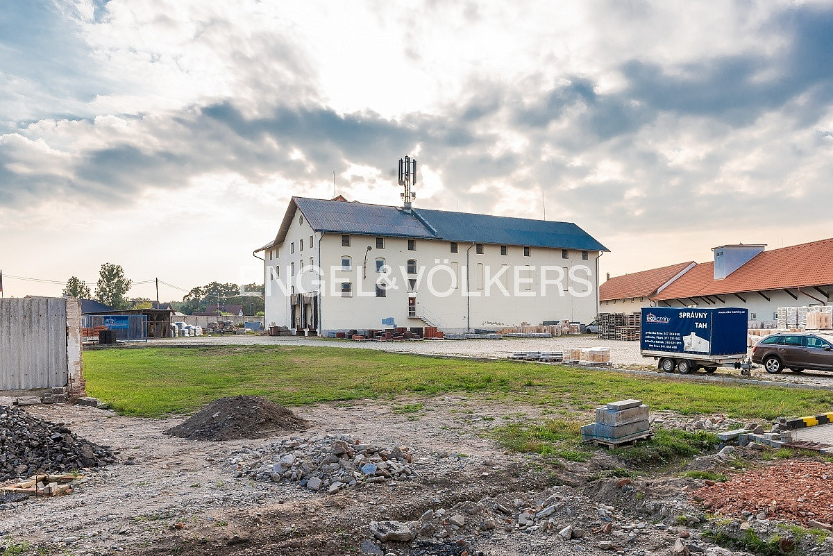 Pronájem kanceláře 3 032 m² – fotografie 2