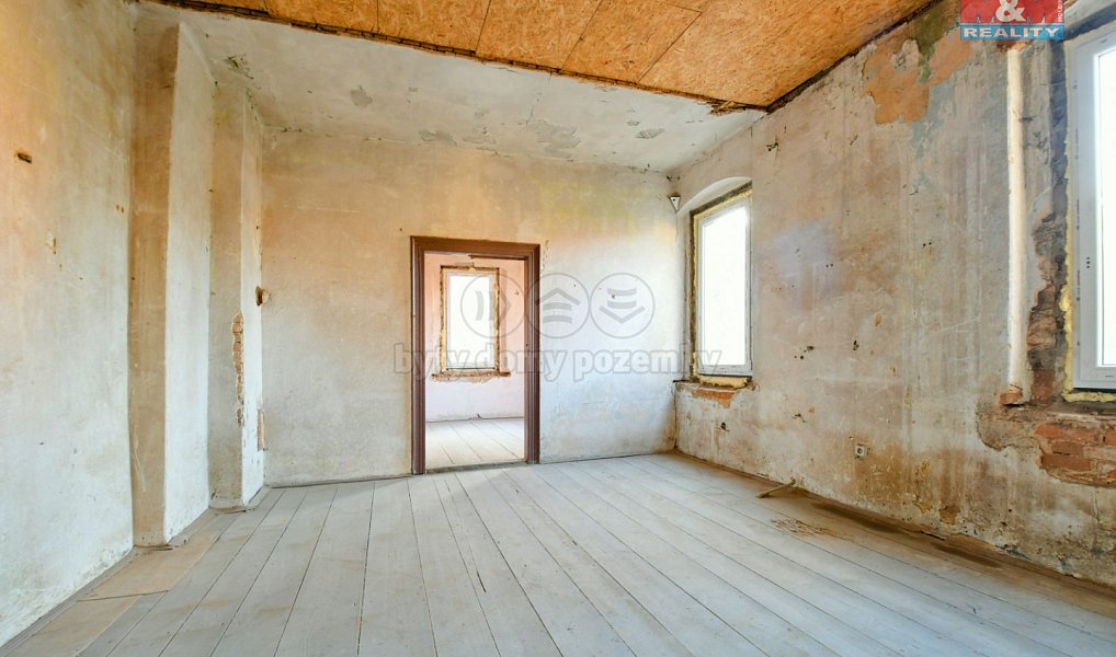 Prodej domu 300 m² s pozemkem 635 m², Plesná – náhled fotky 2