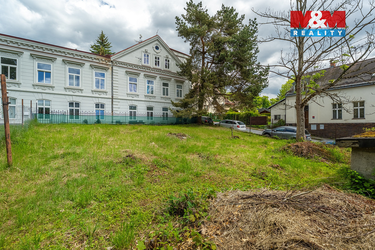 Prodej stavebního pozemku 722 m² – pohled 3