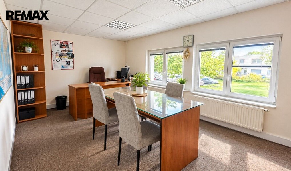 Pronájem kanceláře 314 m², Kladno – náhled fotky 12