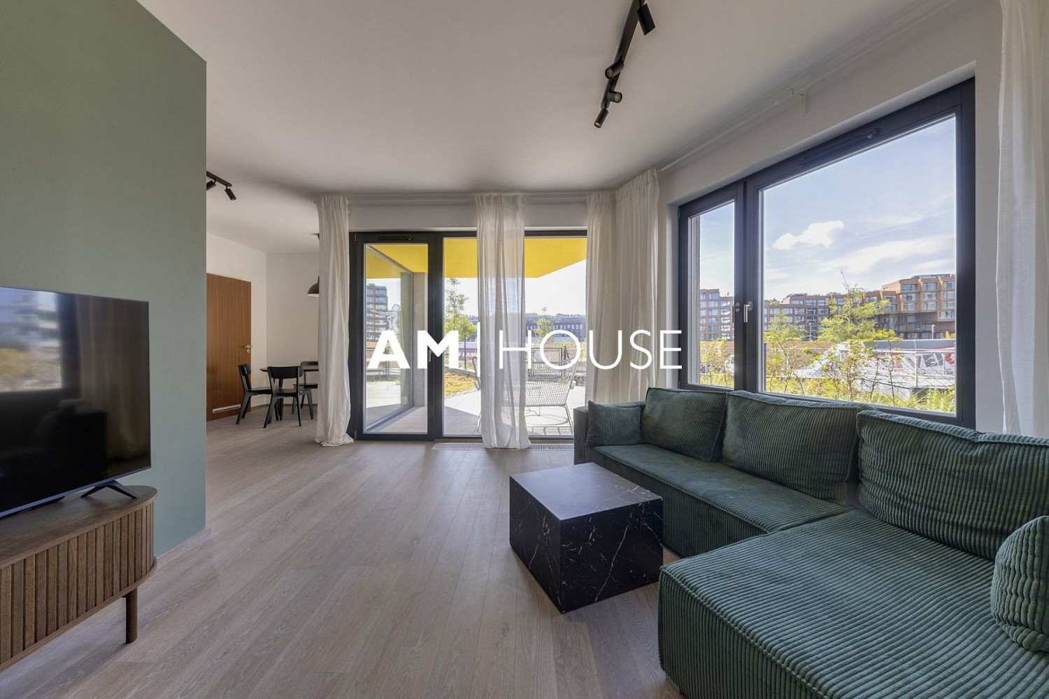 Pronájem bytu 2+kk 66 m² – fotografie 4