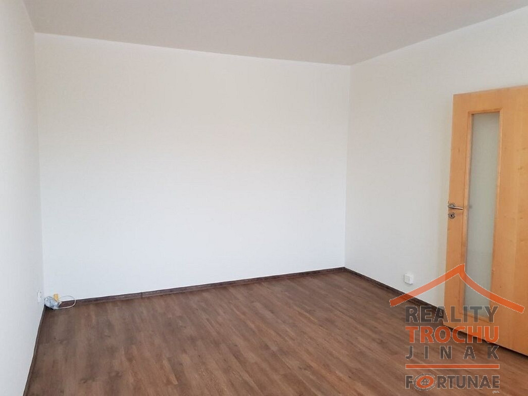 Pronájem bytu 2+1 55 m² – fotografie 5