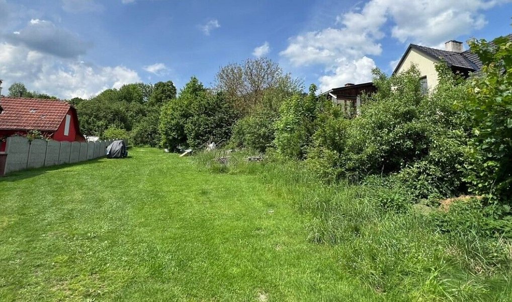 Prodej stavebního pozemku 1 065 m², Koroužné – fotka 1 z 12