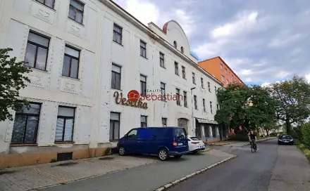 Garáž k pronájmu v areálu Veselka, Pardubice, Hlaváčova, Pardubice - Zelené Předměstí