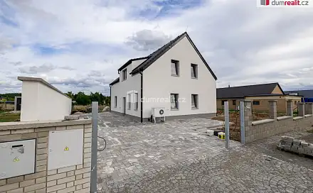 Prodej domu 165 m² s pozemkem 1 012 m², Jižní, Lužná, okres Rakovník