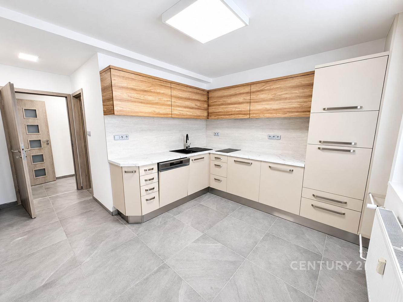 Pronájem komerčního objektu (jiného typu) 70 m²