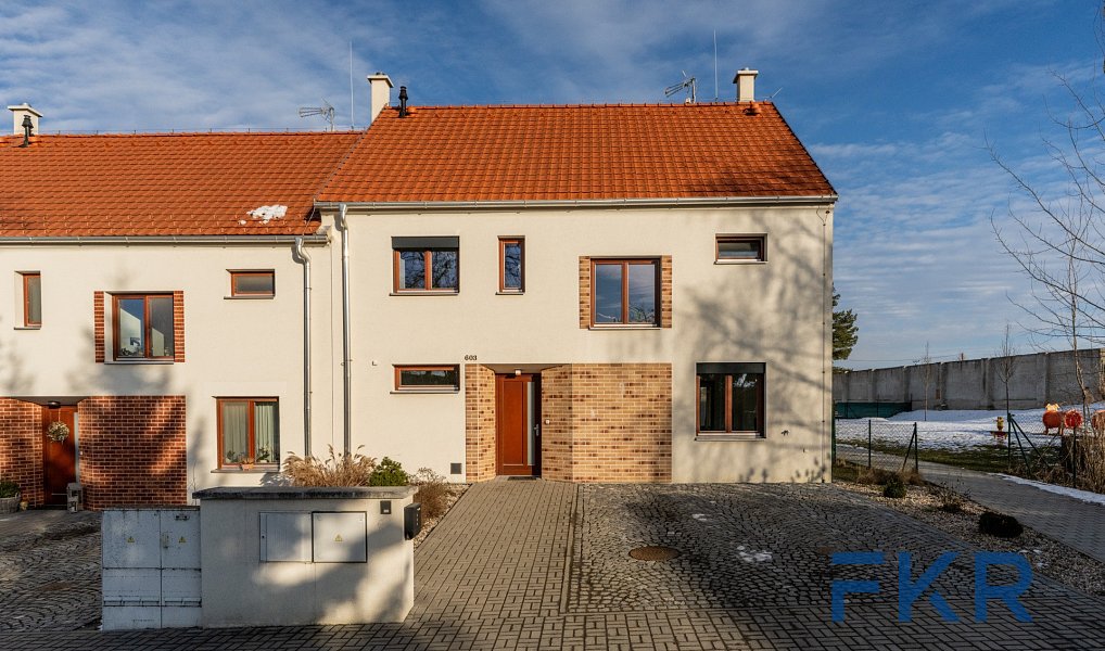 Prodej domu 143 m² s pozemkem 389 m², Zásmuky – fotka 1 z 34