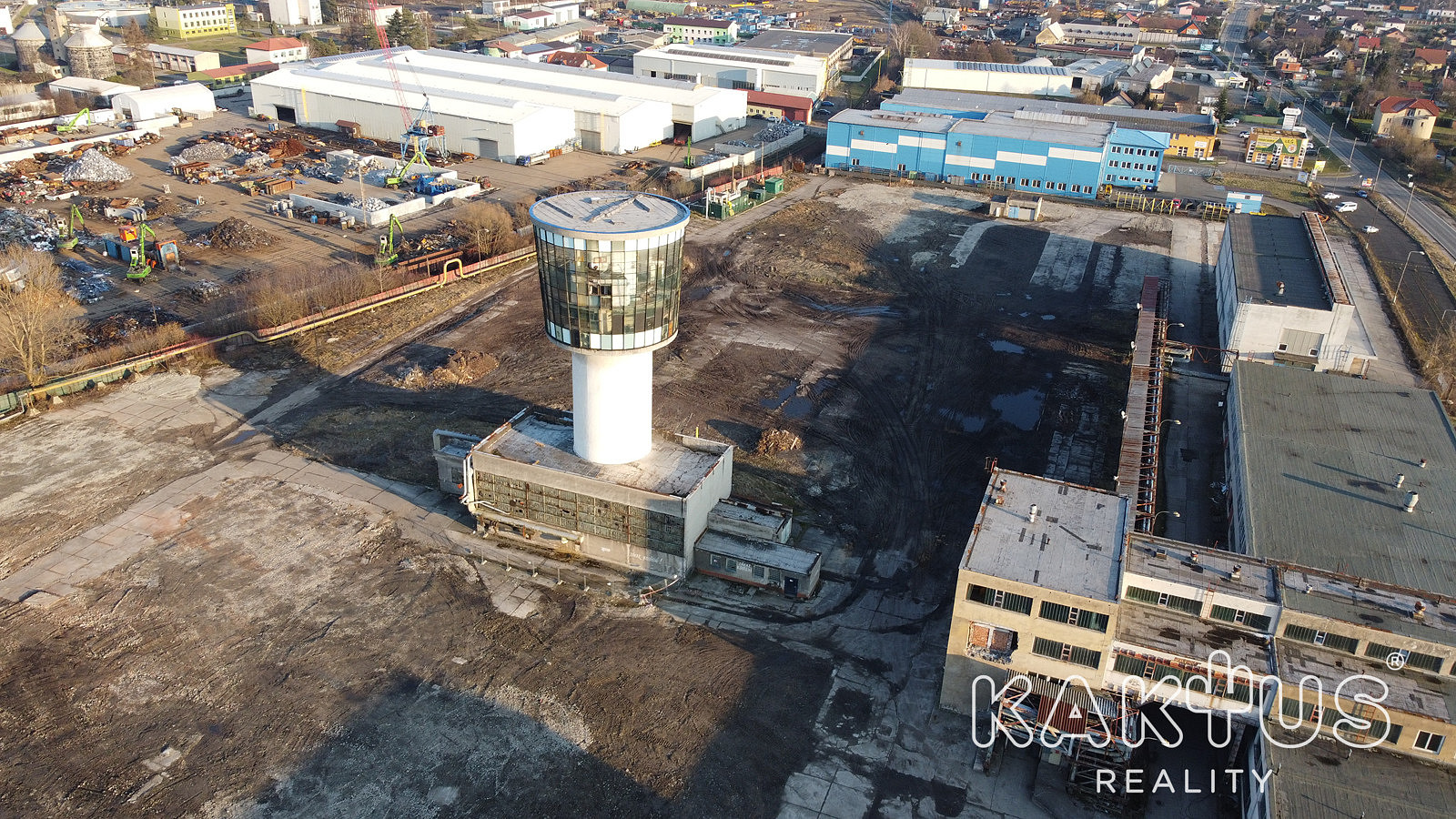 Pronájem komerčního objektu (jiného typu) 8 000 m² – fotografie 3