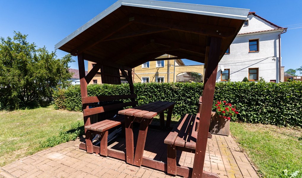 Prodej domu 140 m² s pozemkem 1 911 m², Měrunice – náhled fotky 36