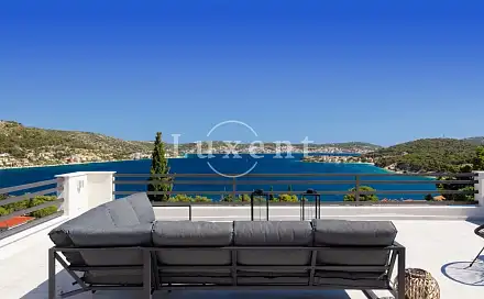 Prodej domu 200 m² s pozemkem 530 m², Rogoznica, Chorvatsko