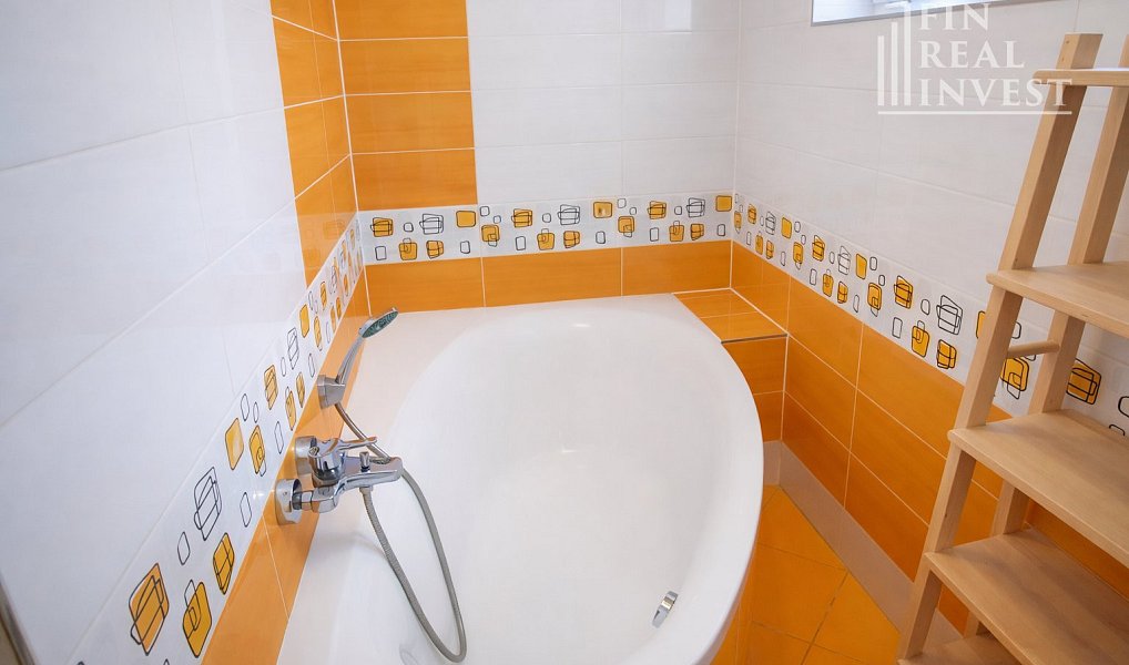 Prodej domu 328 m² s pozemkem 975 m², Hovorany – náhled fotky 13