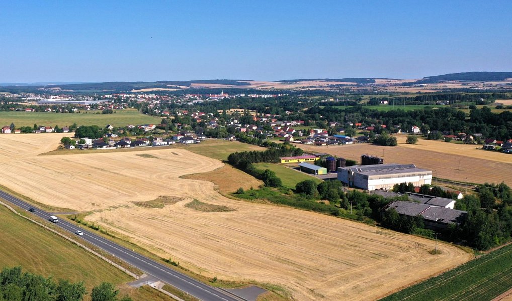 Prodej komerčního pozemku 3 534 m², Kamenný Újezd – náhled fotky 2