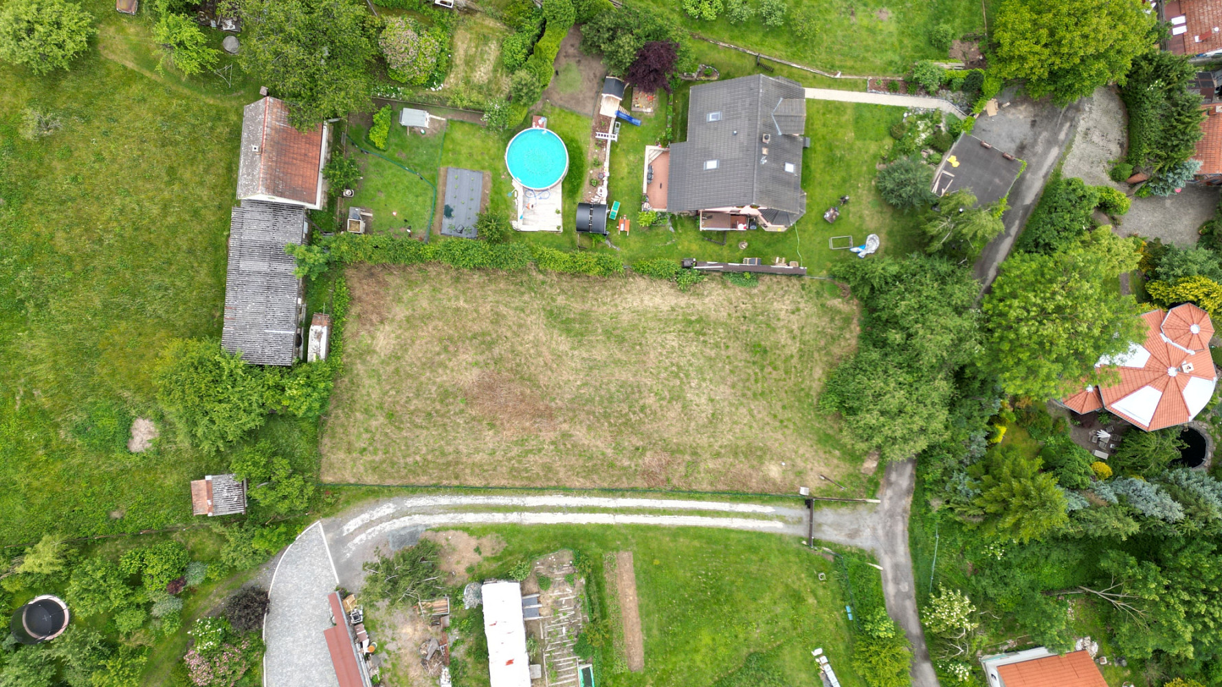 Prodej stavebního pozemku 1 135 m² – pohled 4