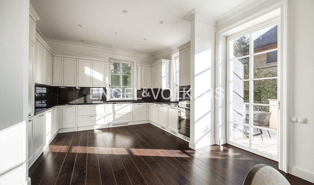 Prodej domu 345 m² s pozemkem 1 347 m², Praha – náhled fotky 2