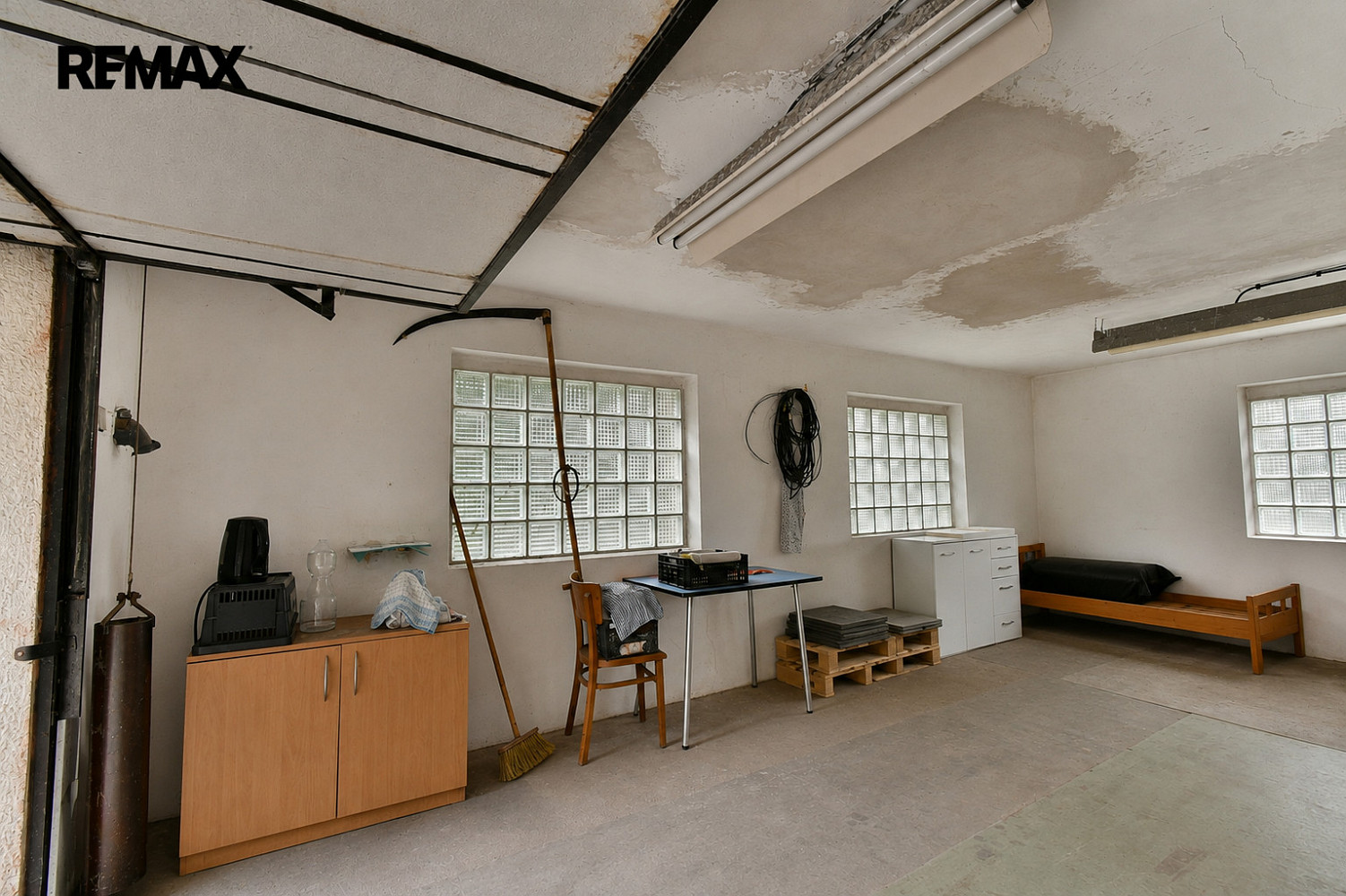 Garáž se stavebním pozemkem 875 m2 – fotografie 3