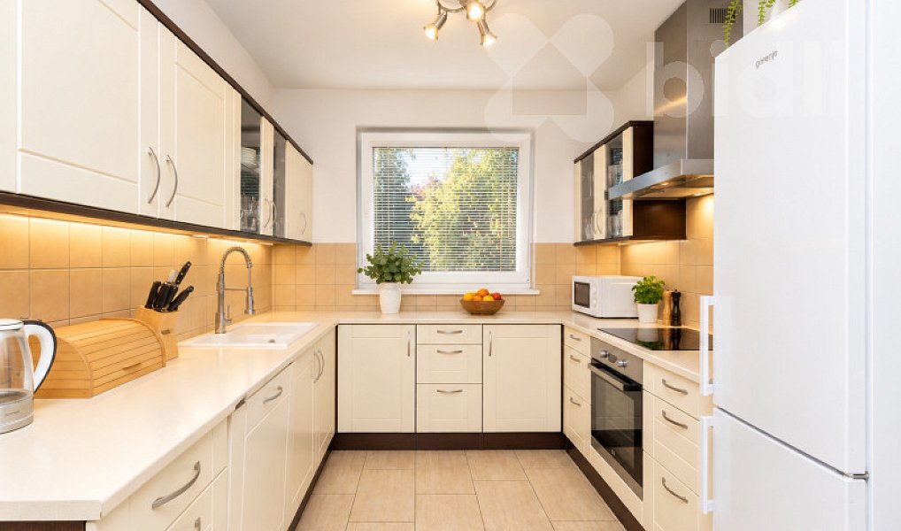 Prodej domu 220 m² s pozemkem 1 700 m², Oslavany – náhled fotky 3
