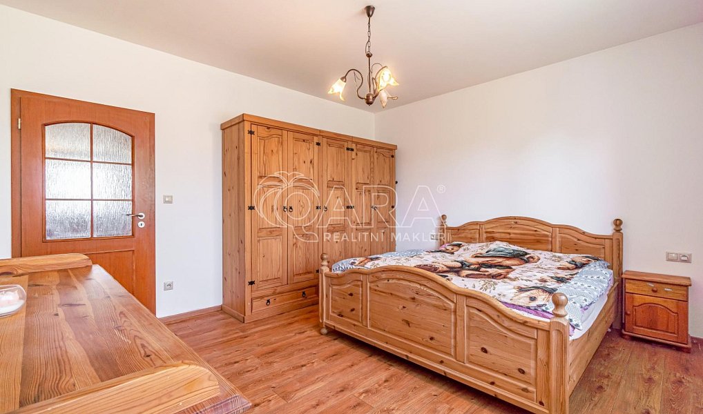 Prodej domu 209 m² s pozemkem 1 132 m², Zlosyň – náhled fotky 12