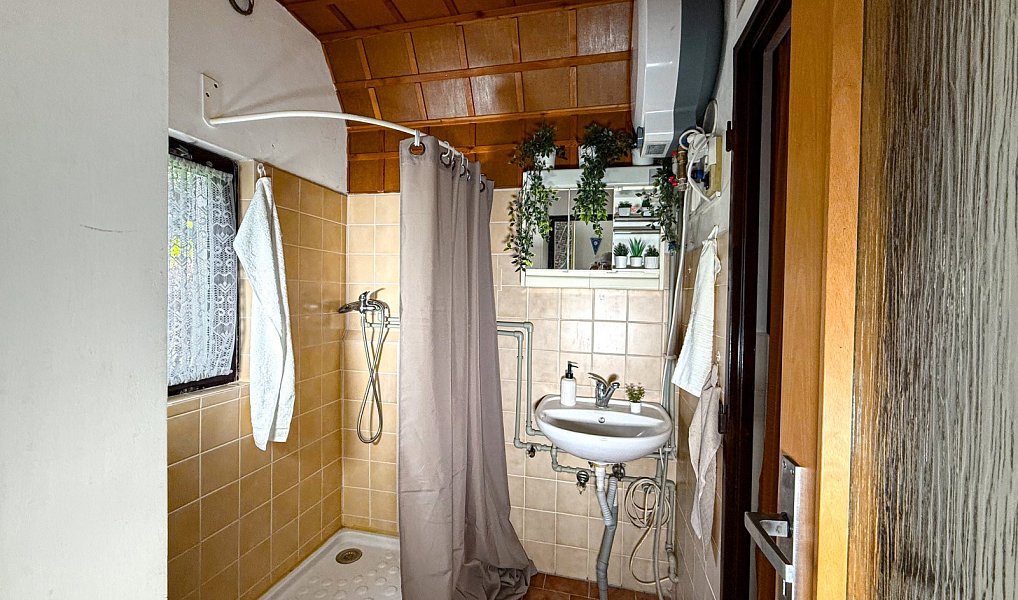 Prodej chaty/chalupy 96 m² s pozemkem 376 m², Římov – náhled fotky 9