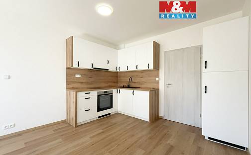 Pronájem bytu 1+kk 34 m², Nad Stráněmi, Zlín