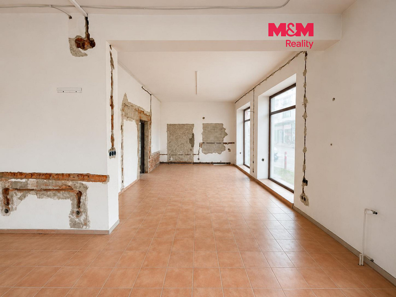 Prodej obchodních prostor 153 m²