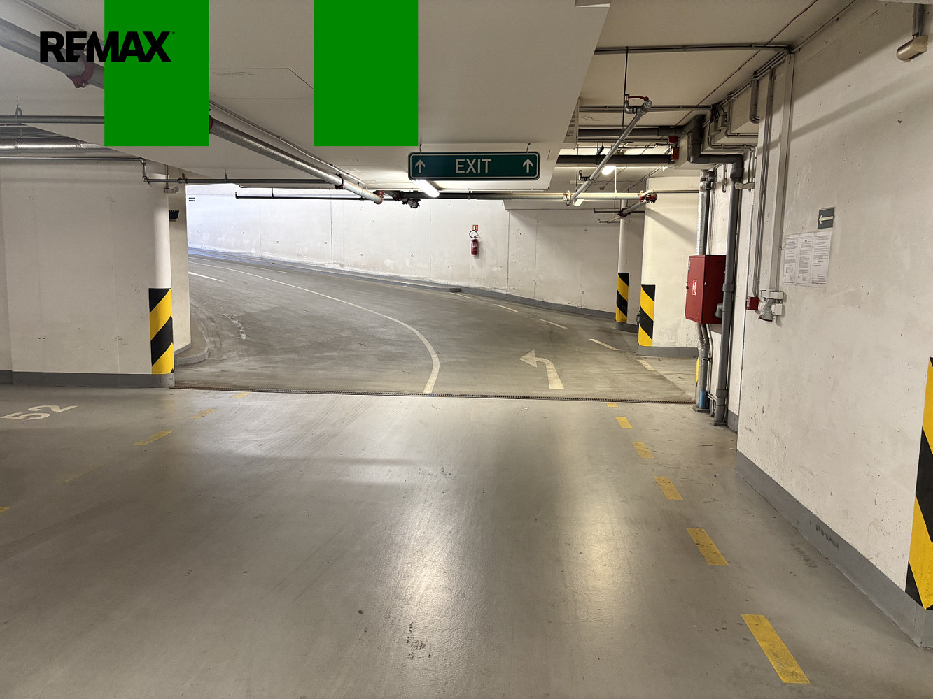 Pronájem garážového stání 15 m2, praha 8- palmovka — photo 2