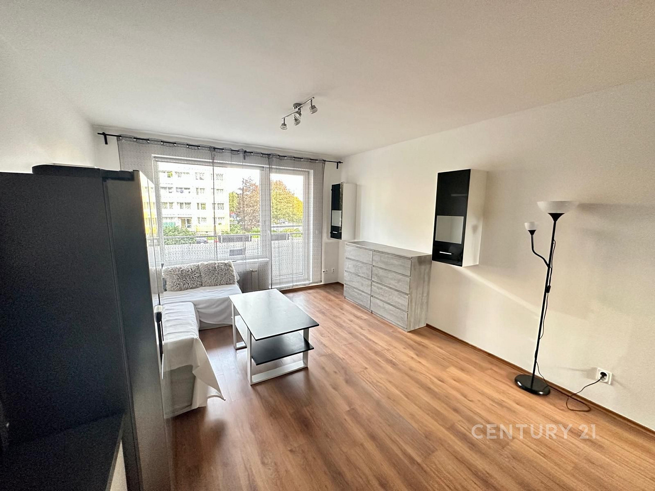 Pronájem bytu 2+kk 44 m² – fotografie 3