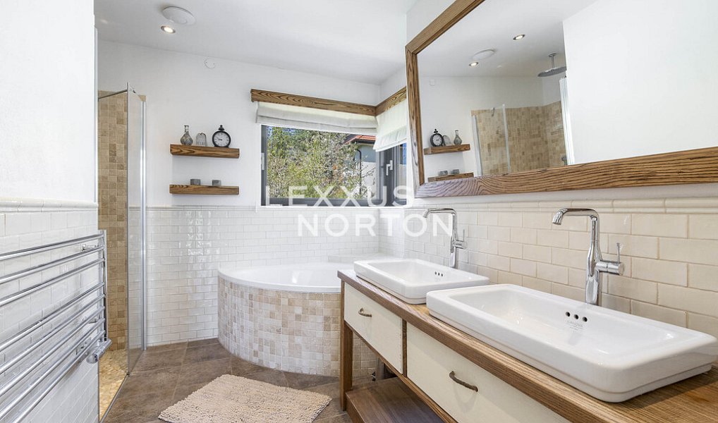Prodej domu 199 m² s pozemkem 599 m², Ohrobec – náhled fotky 11