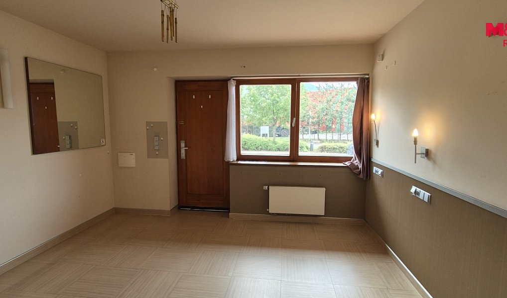 Prodej bytu 1+kk 24 m², Králův Dvůr – náhled fotky 5