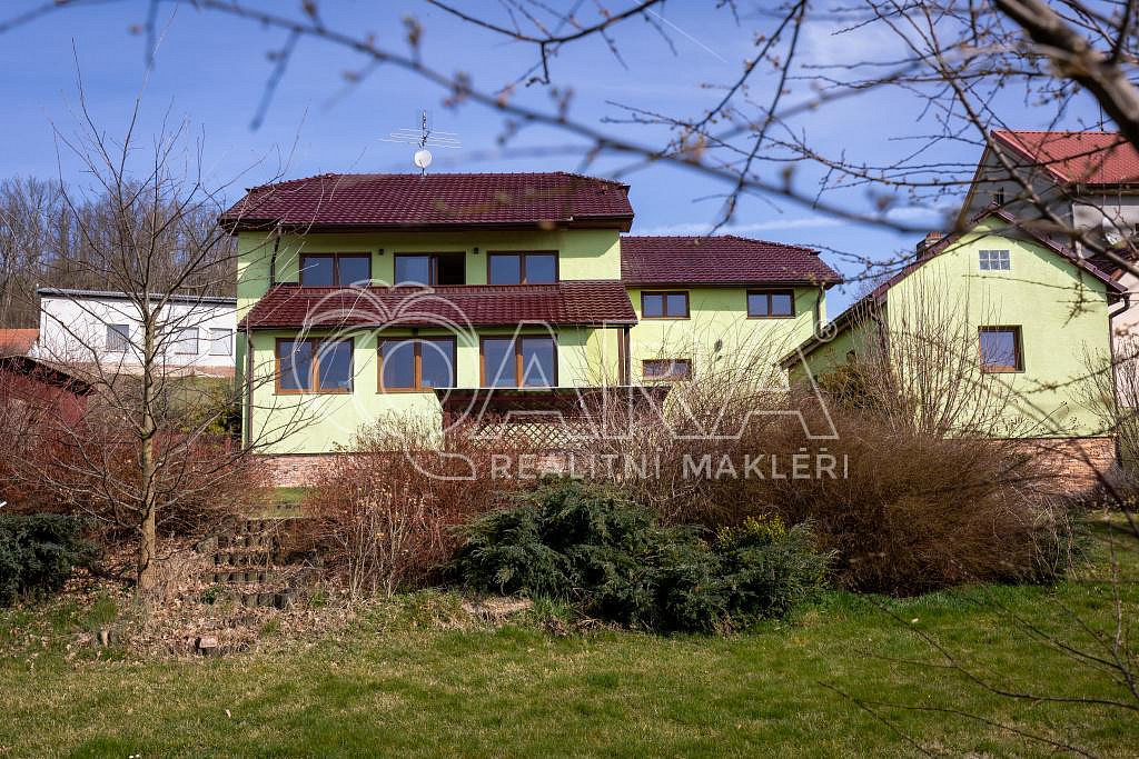 Prodej domu 255 m² s pozemkem 1 409 m²