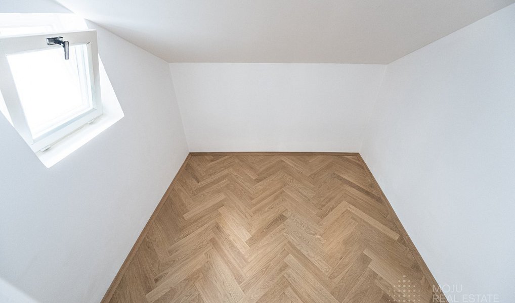 Pronájem bytu 4+1 227 m², Praha – náhled fotky 17