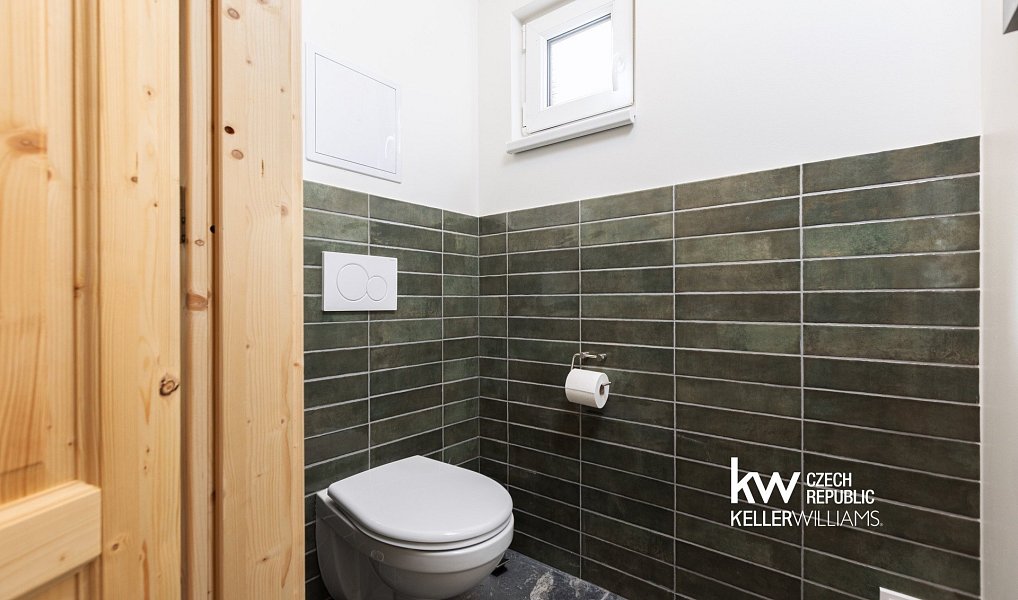 Prodej ubytovacího objektu 655 m², Křečovice – náhled fotky 10