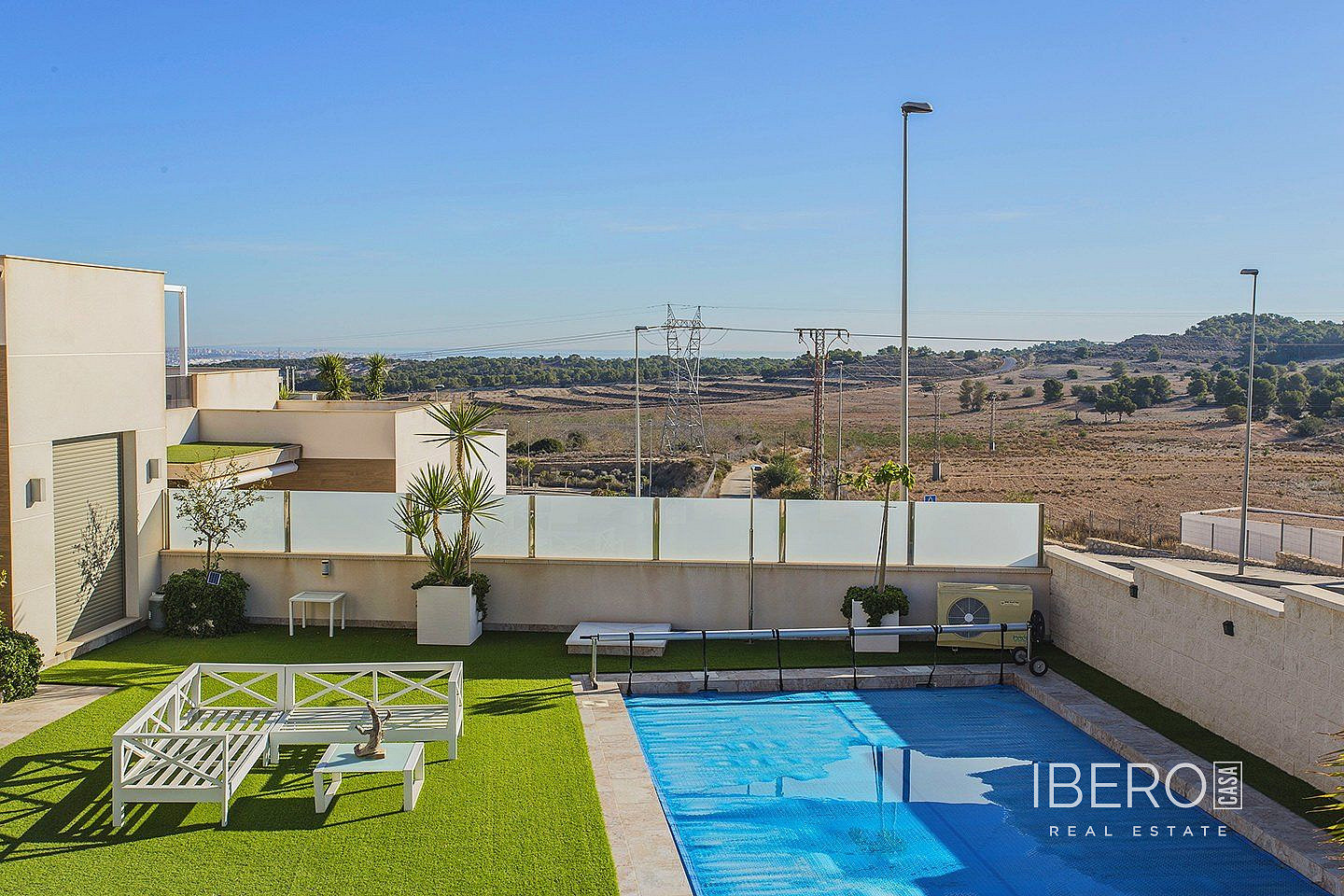 Prodej domu 250 m² s pozemkem 401 m² – pohled 2