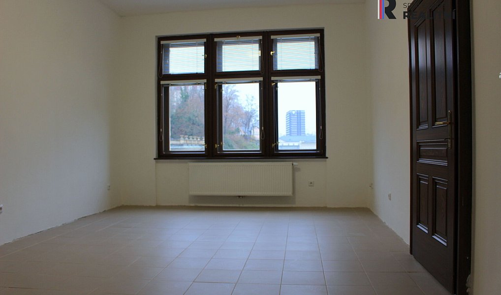 Pronájem kanceláře 107 m², Karlovy Vary – náhled fotky 2