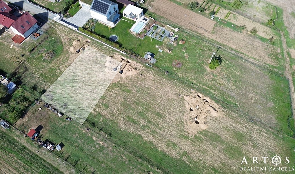 Prodej stavebního pozemku 740 m², Pravlov – náhled fotky 3