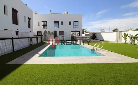 Prodej domu 107 m² s pozemkem 110 m², Av. lo Alegre, Pilar de la Horadada, Alicante, Špa, Av. lo Alegre, Pilar de la Horadada, Alicante, Španělsko, Španělsko