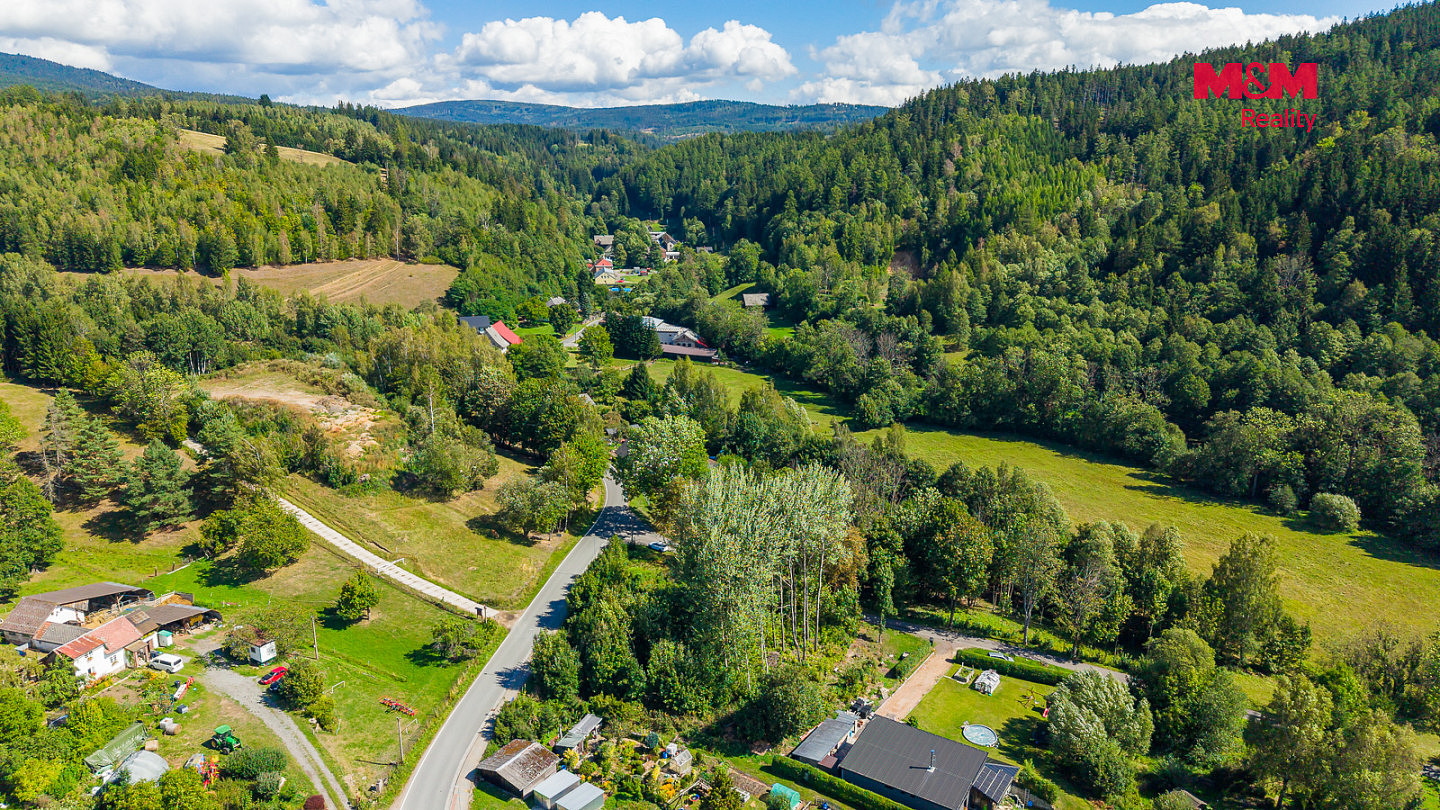 Prodej stavebního pozemku 2 103 m² – fotografie 2