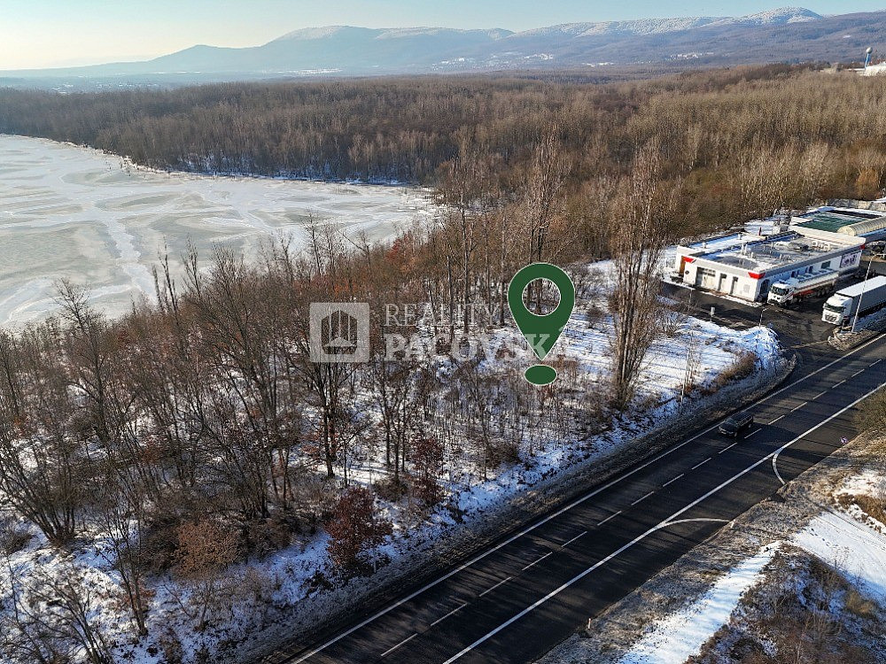 Prodej komerčního pozemku 1 642 m² – pohled 4