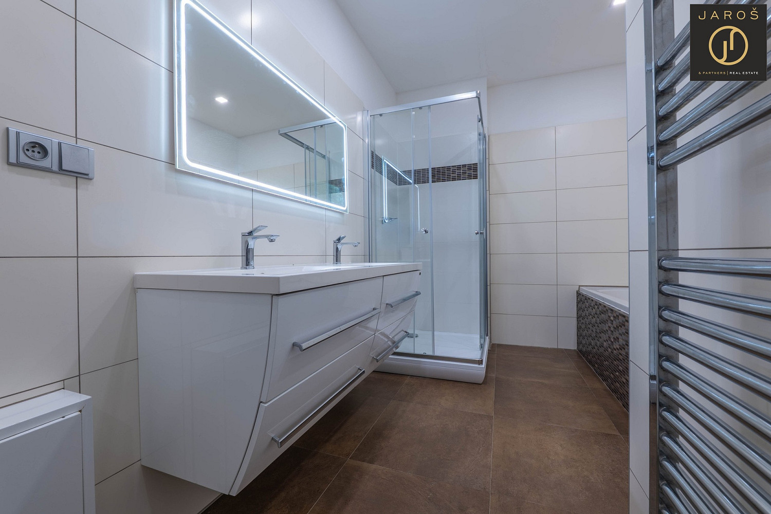 Prodej domu 178 m² s pozemkem 295 m² – pohled 5